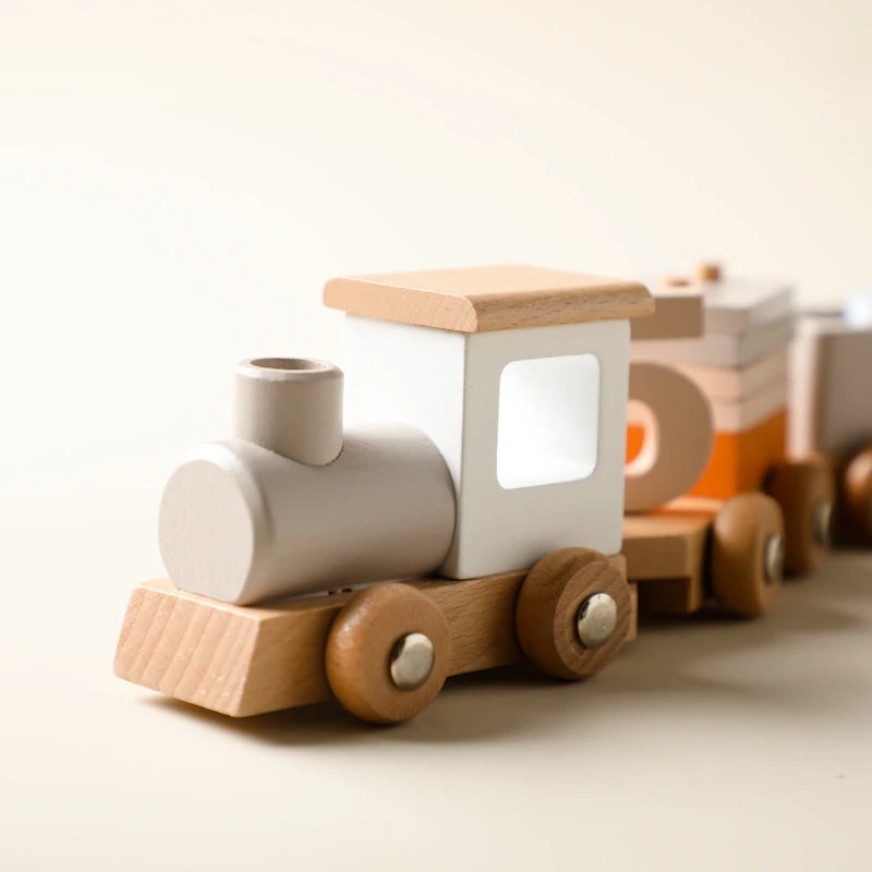Personalisierbarer Geburtstagszug aus Holz – Montessori Lernspielzeug mit Zahlen, Pädagogisches Steckspiel für Babys und Kleinkinder